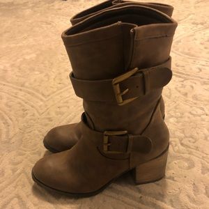 Women’s mid calf boot